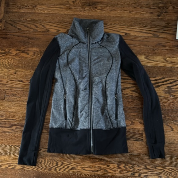 Lululemon Nice Asana herringbone Gray and Black Zip-Up Jacket size 2-4 - Picture 5 of 10